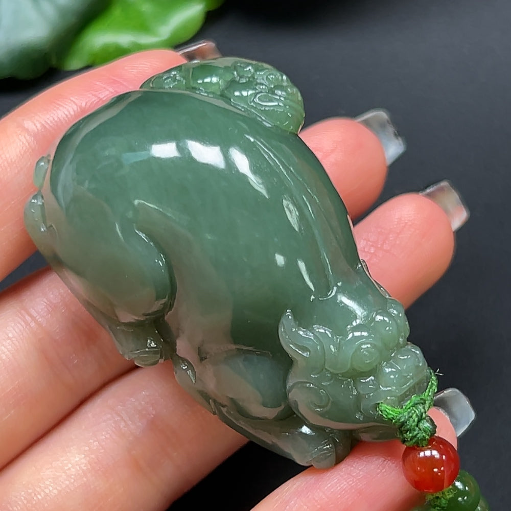 Hetian Jade Pi Xiu pendant with chain, handcrafted jade jewelry, weighs approximately 108.96g, from HKHQ.