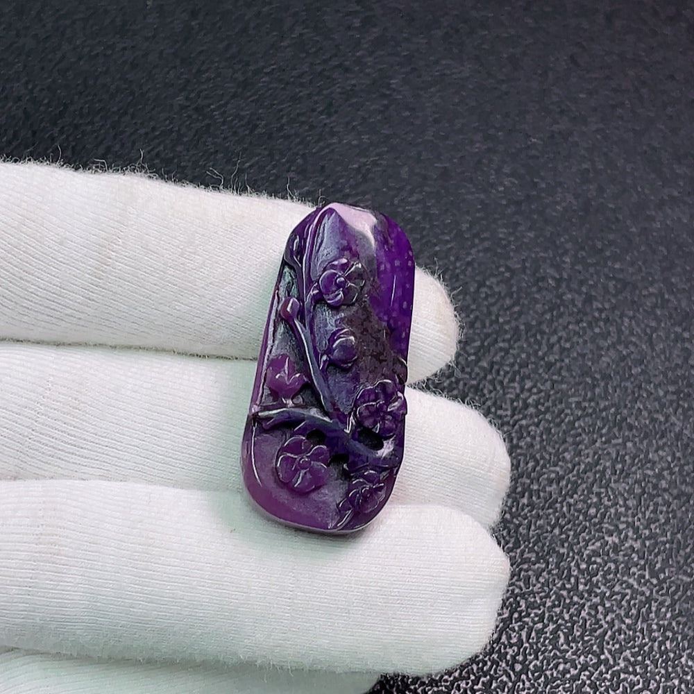 Sugilite pendant with other mineral components, purple only, total weight approximately 11.80g