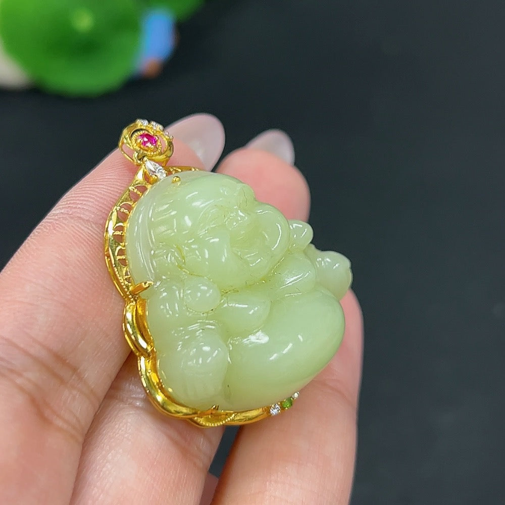 Hetian jade inlaid Buddha pendant weighing approximately 16g, featuring 18k non-diamond gold setting and intricate craftsmanship.