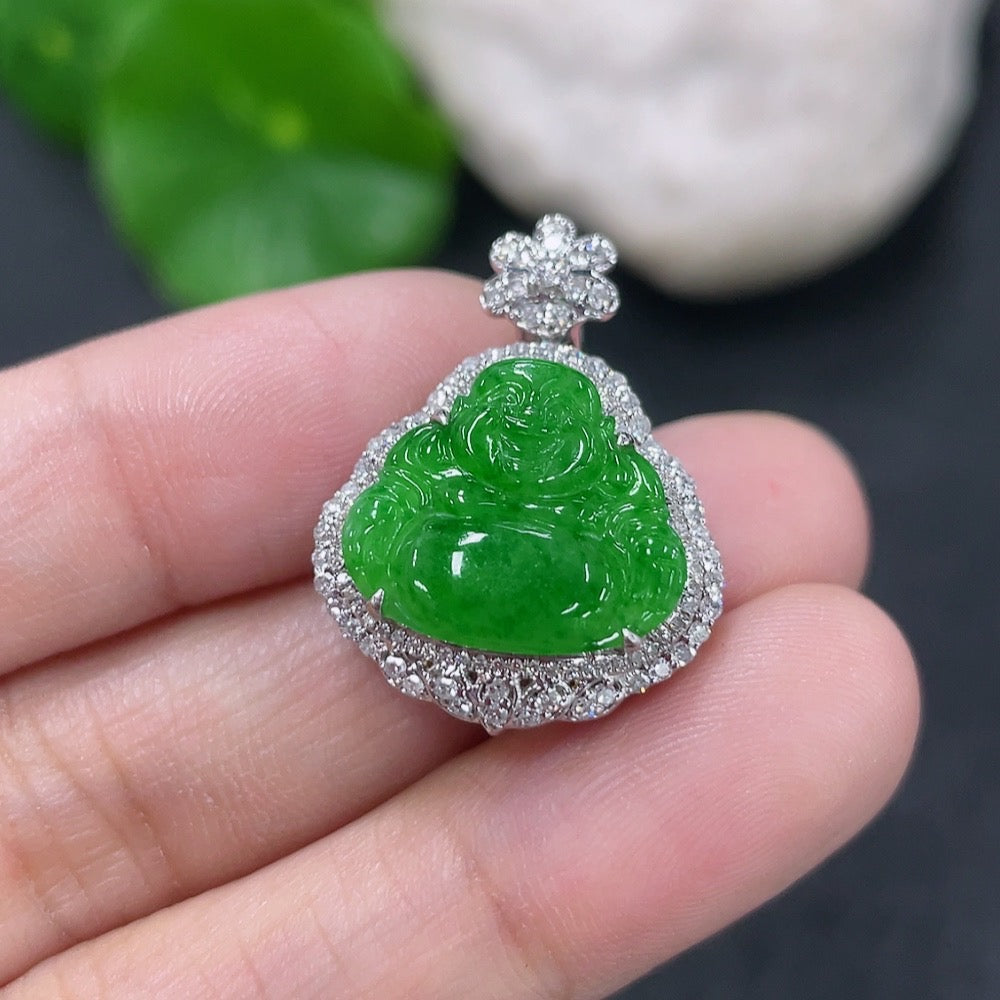Jadeite inlaid Buddha pendant with 18k gold and diamond accents, crafted by HKHQ, weighs approximately 3.27g.