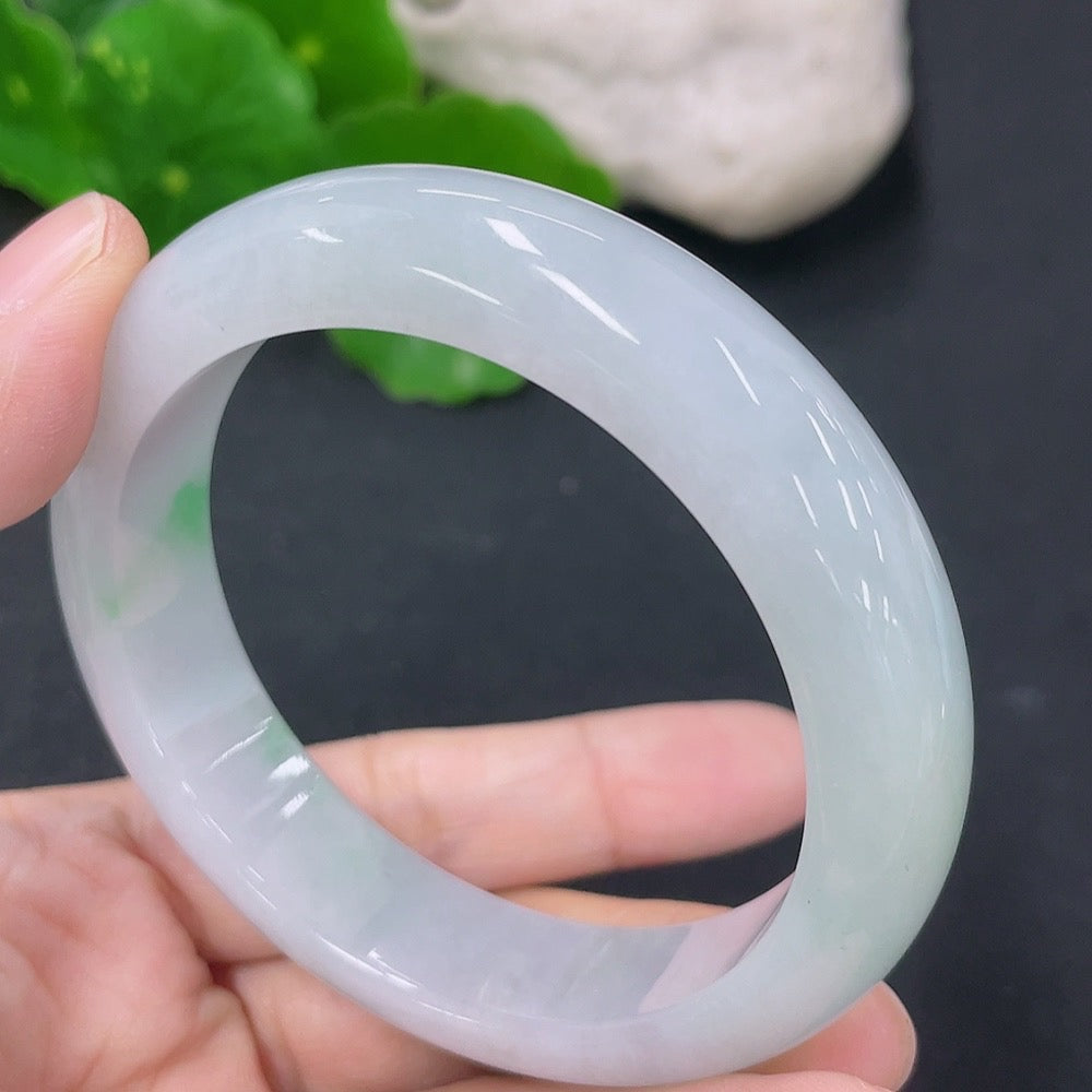 Jadeite round bracelet with 53mm diameter and 55.85g weight, featuring smooth green jade stones, by HKHQ.