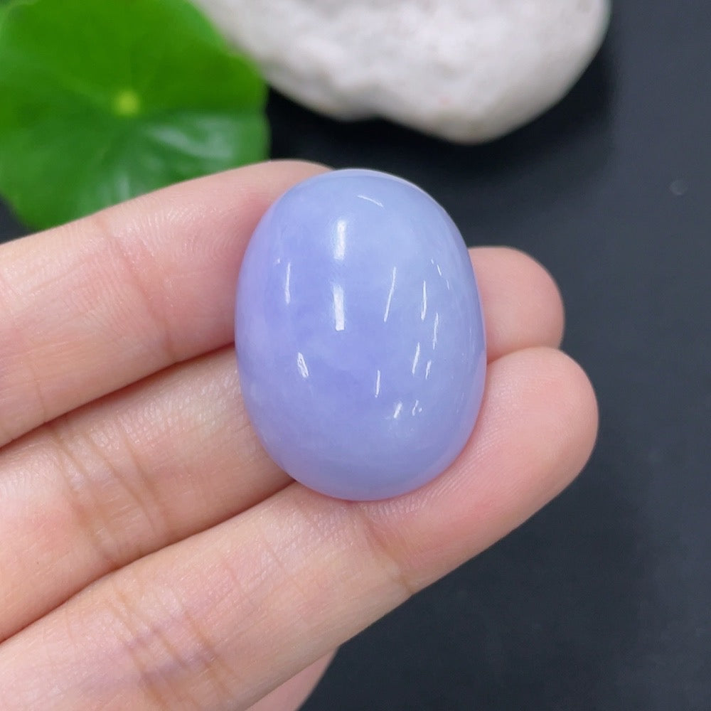 Jadeite cabochon Total weight approx. 9.47g