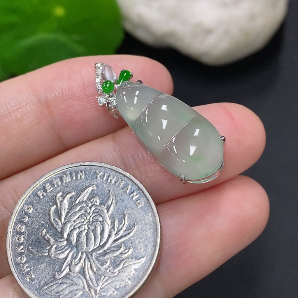 Jadeite Lucky Bean Pendant in 18K Gold (With Diamond Accents)