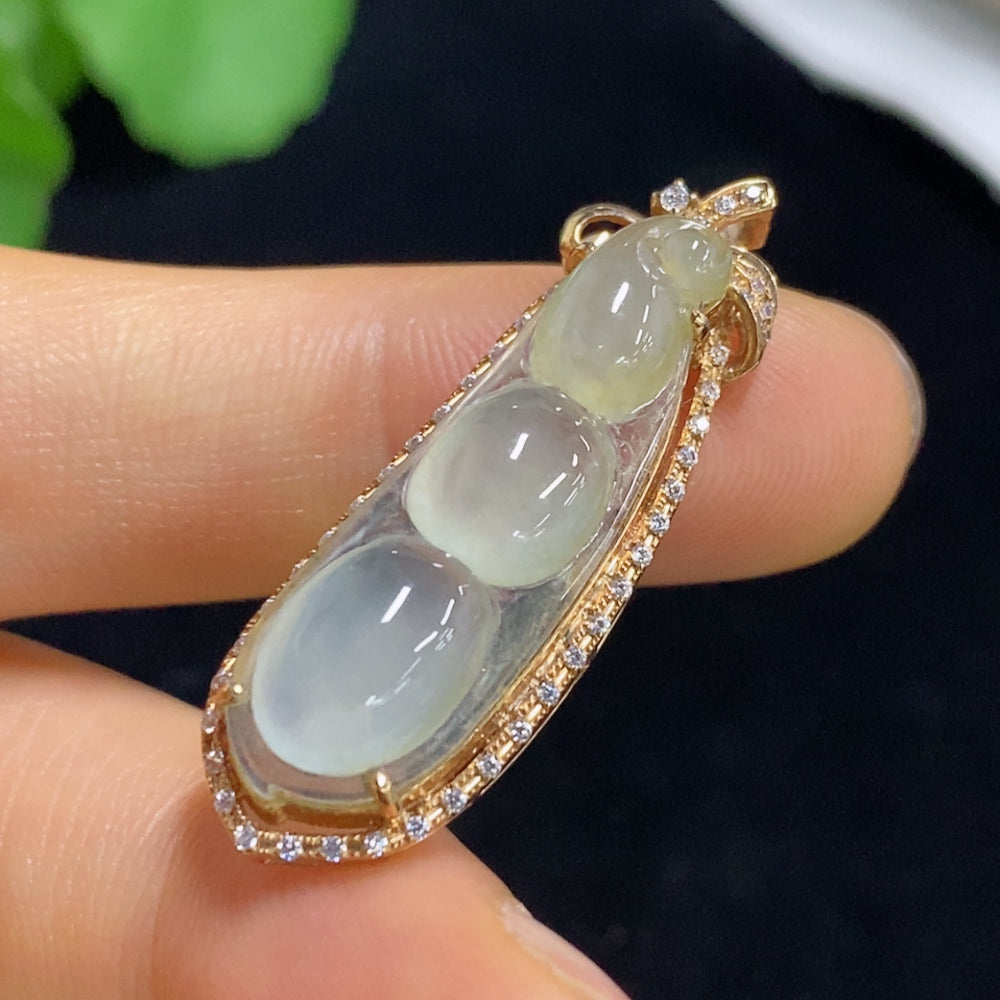 Jadeite Bean Inlay Pendant 18k Gold Inlaid Non-Diamond Total Weight Approx.4.39g