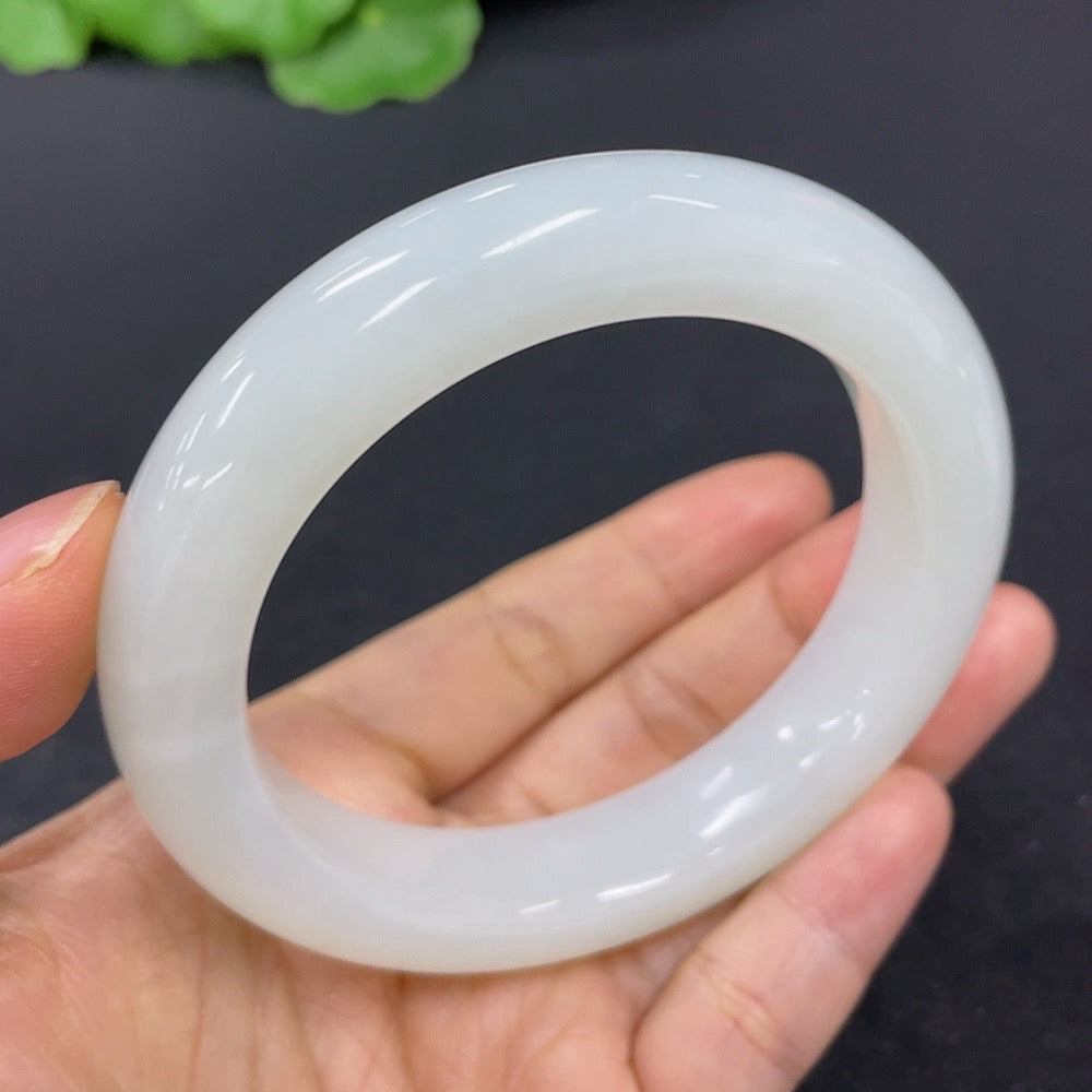 Hetian Jade Round Bangle