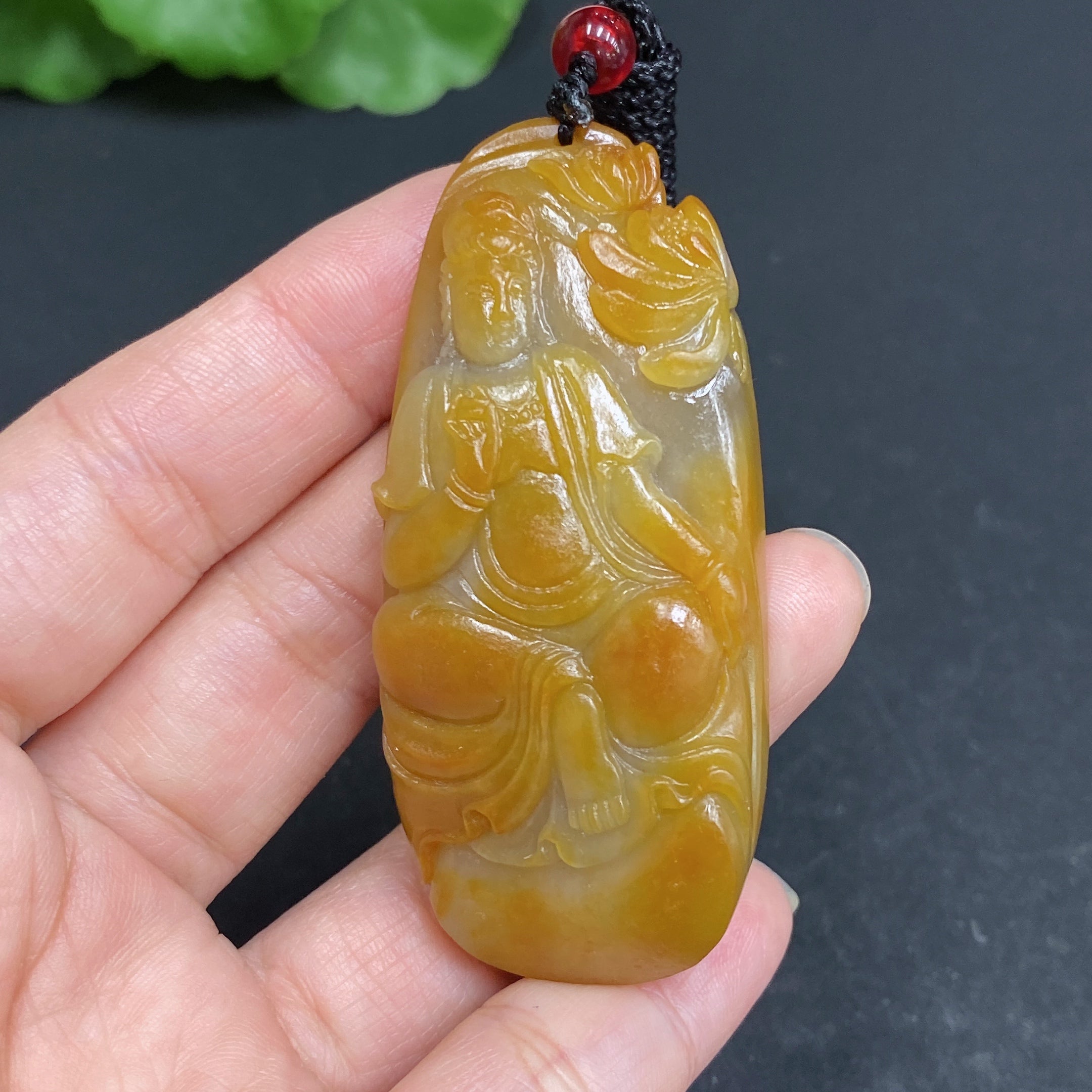 Hetian Jade Pendant Guanyin Total Weight (including rope) 32.2g Undetermined skin color cause