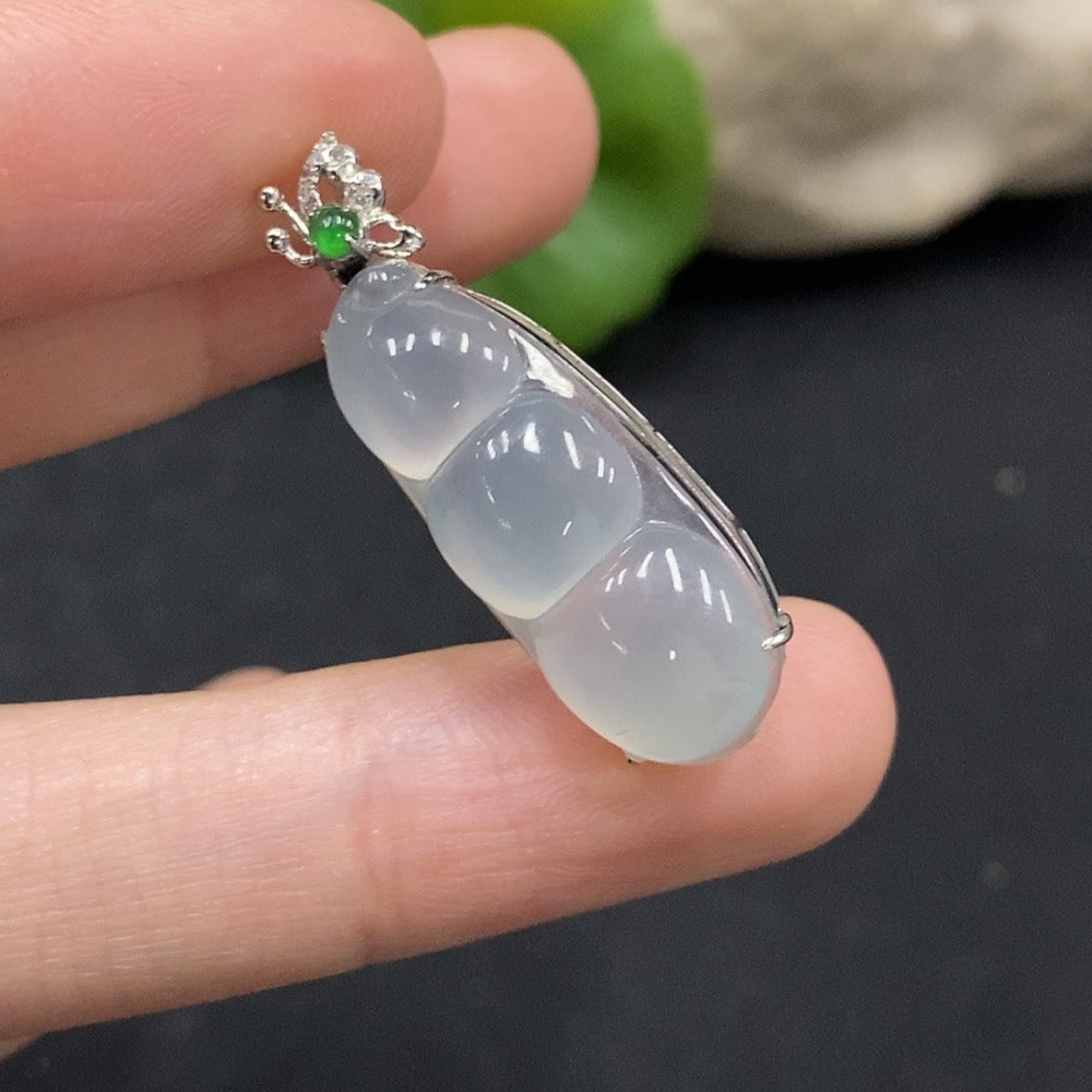 Jadeite Lucky Bean Pendant with 18K Gold and Diamond Accents, Total Weight Approx. 3.25g