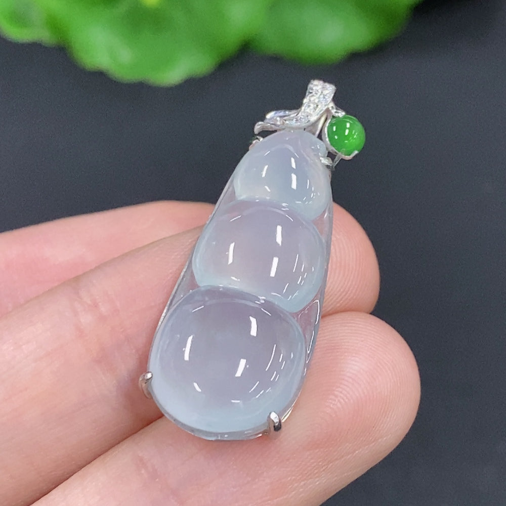 Jadeite Bean Pendant with 9K Gold Setting, Total Weight Approx. 4.1g (Non-Diamond)