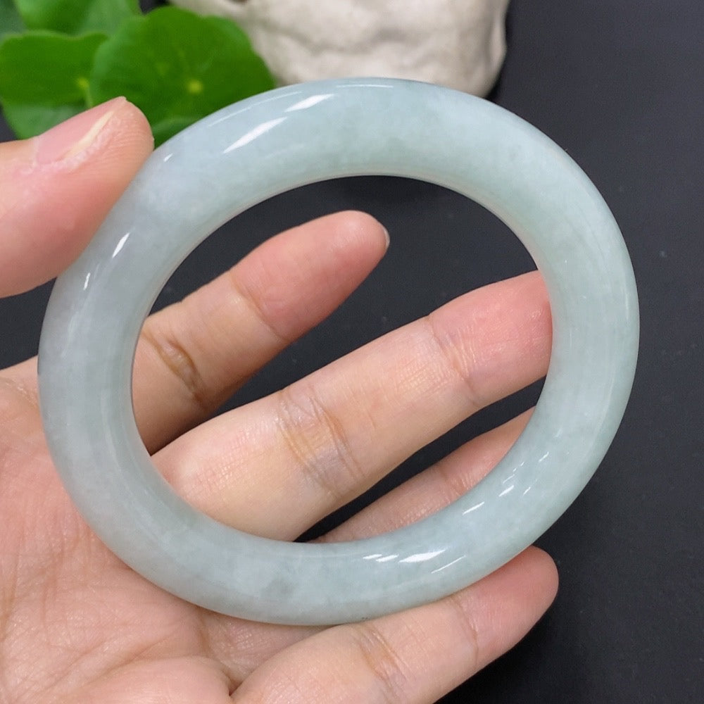 Jadeite Round Bangle