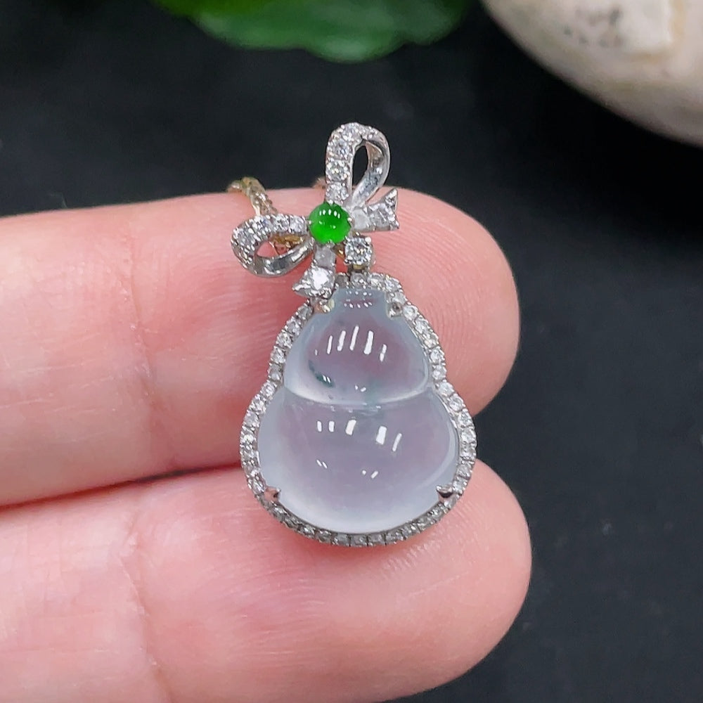 Jadeite Gourd Pendant with 18K Gold and Diamond Accents, Total Weight Approximately 4.7g (Including Chain)