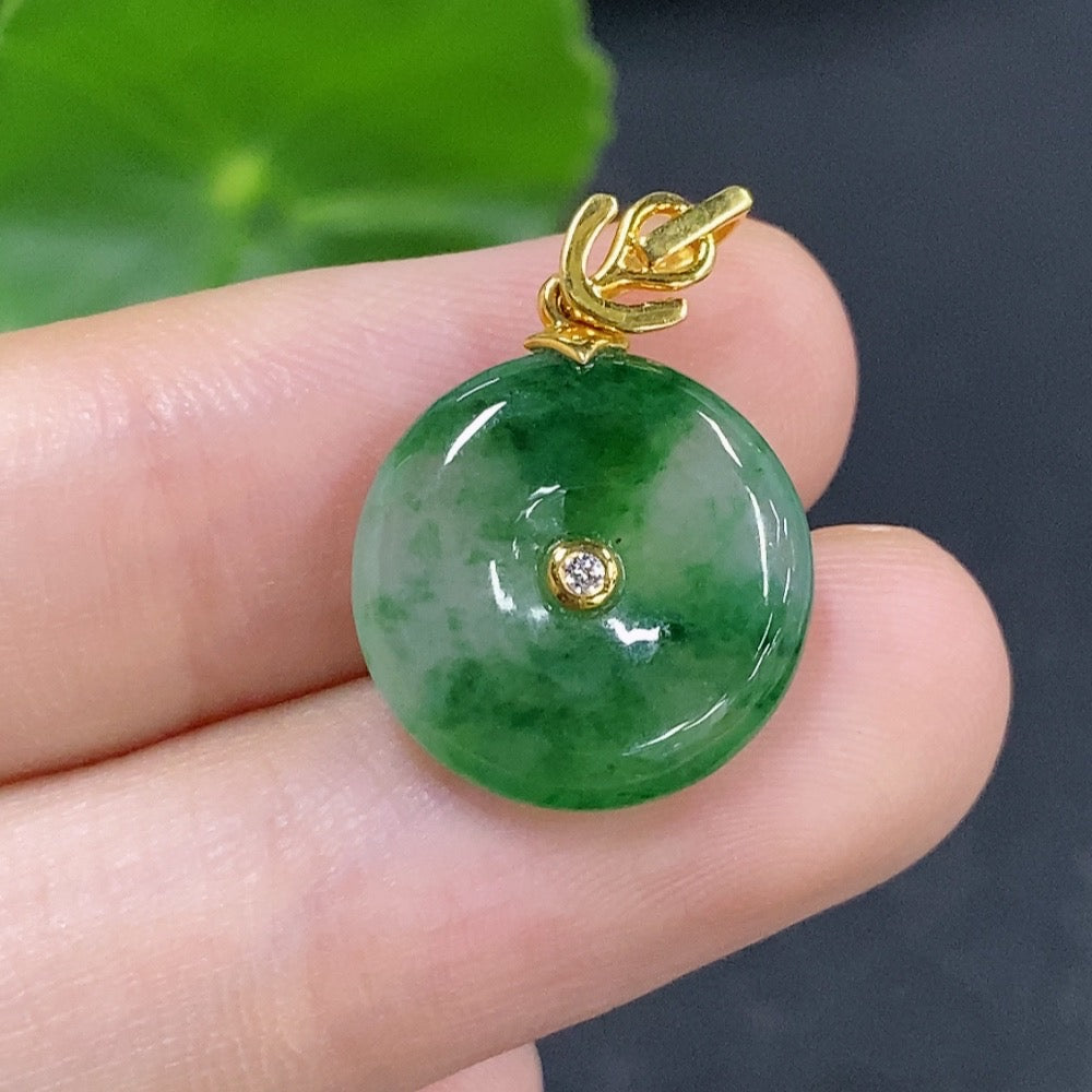 Jadeite Safety Buckle Pendant 18K Gold (Non-Diamond)