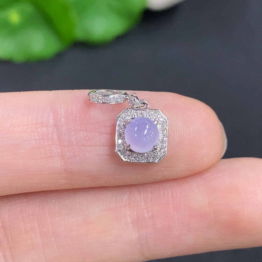 Jadeite cabochon pendant in 18K gold (with diamond accents)