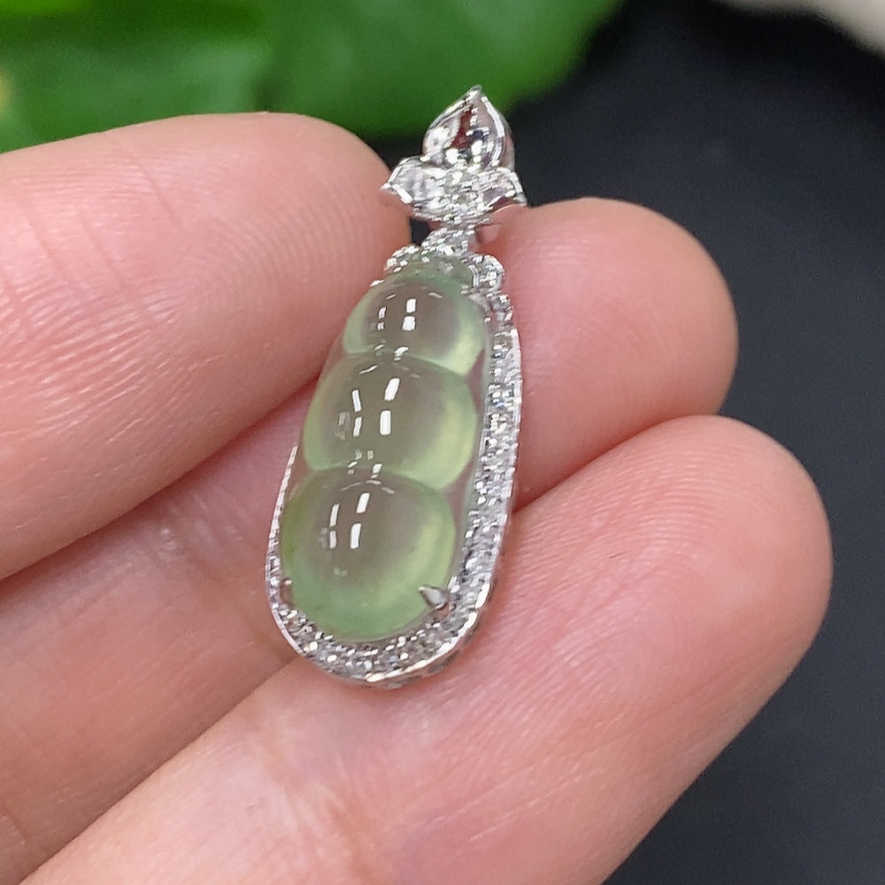Jadeite Auspicious Bean Pendant with 18K Gold, Total Weight Approx. 2.1g (Accented with Diamonds)