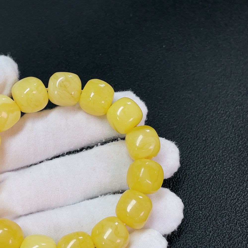 Amber Beeswax Bracelet, Total Weight Approx. 24.85g, Size About 13.2mm