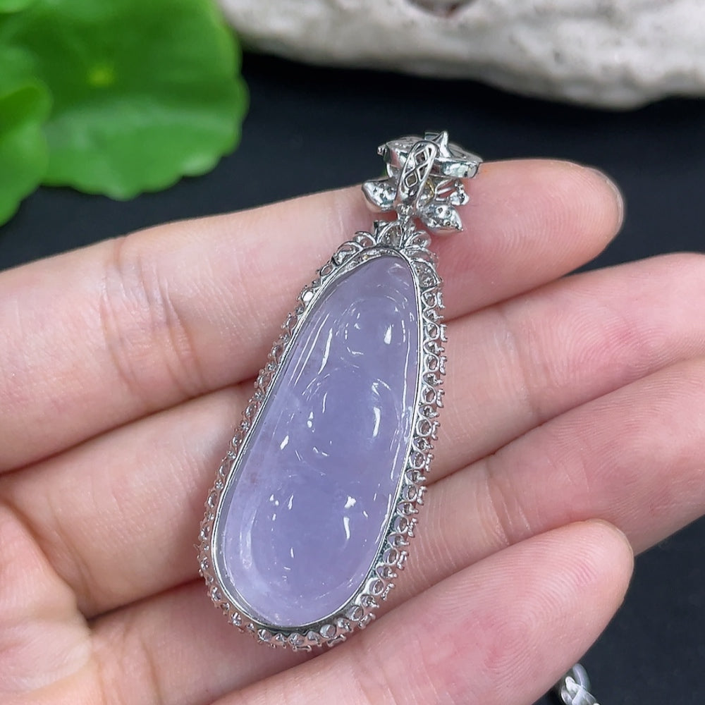 Jadeite Pendant Bean 18k Diamond Accented with Chain Total Weight Approx. 17.5g