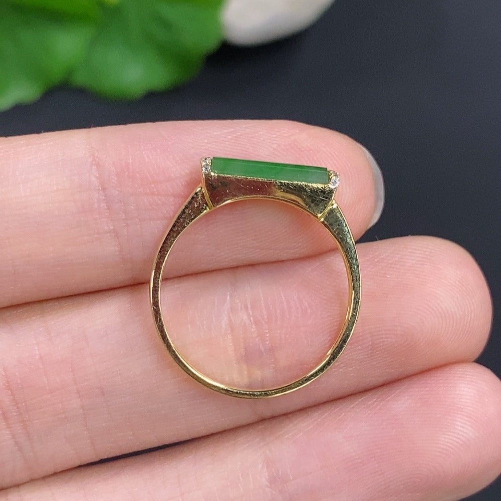 Jadeite inlaid ring 18K gold with diamond accents