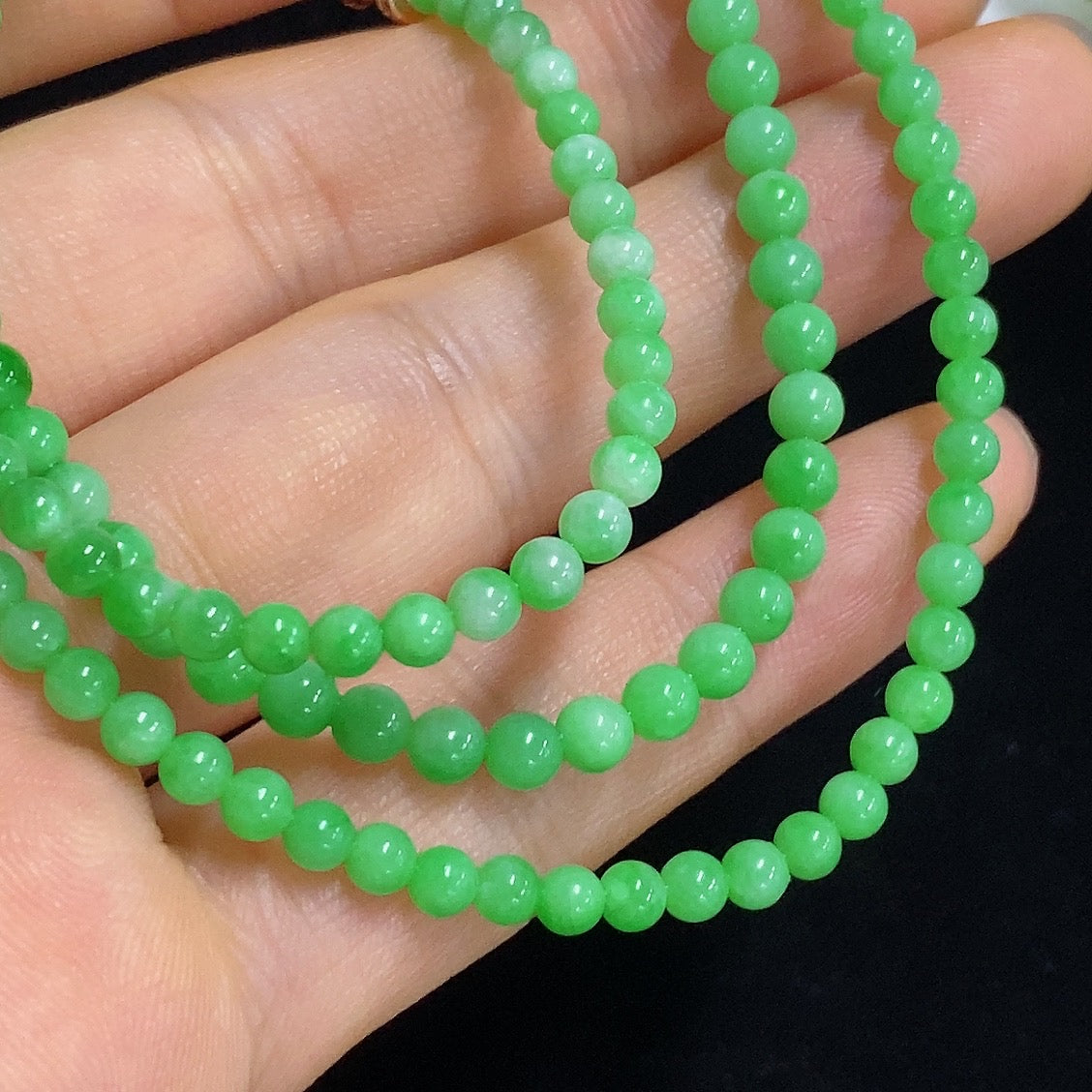 Jadeite Bead Necklace Non-Gold