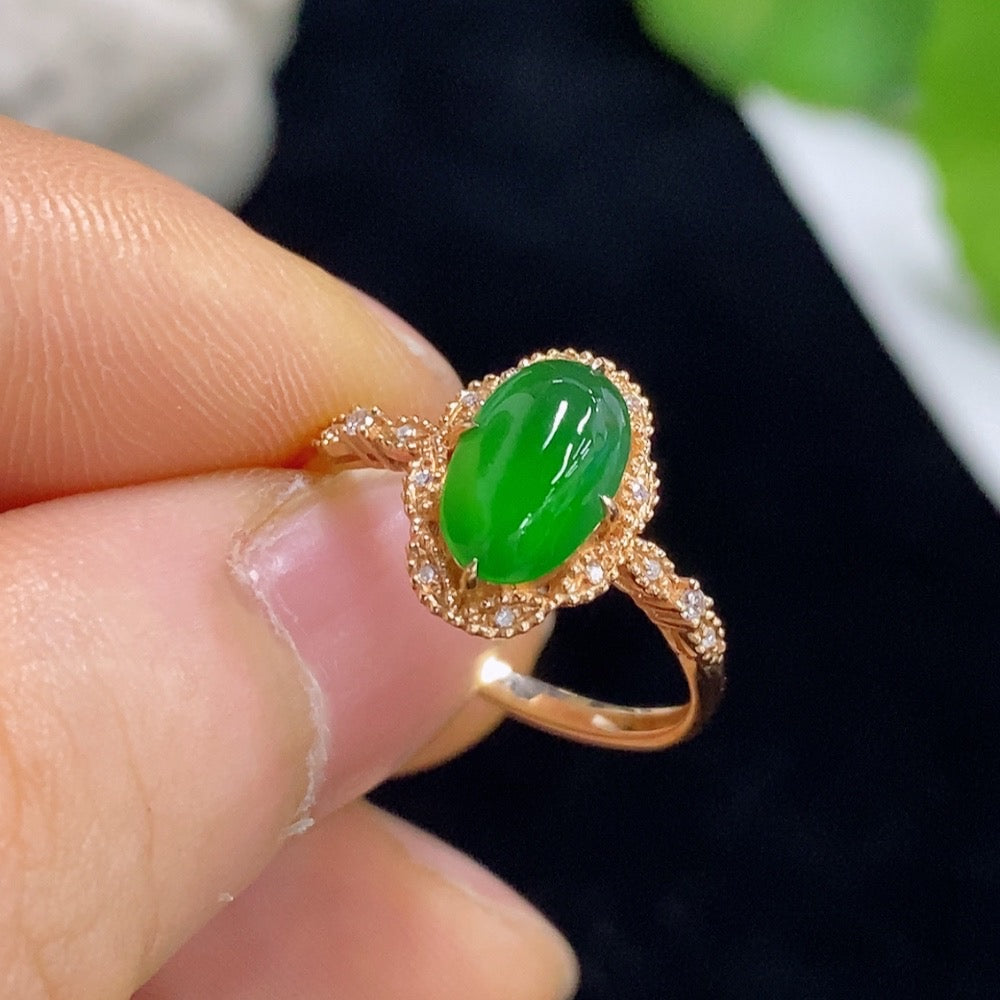 Jadeite inlaid ring 18k with diamond size 12 total weight about 2g