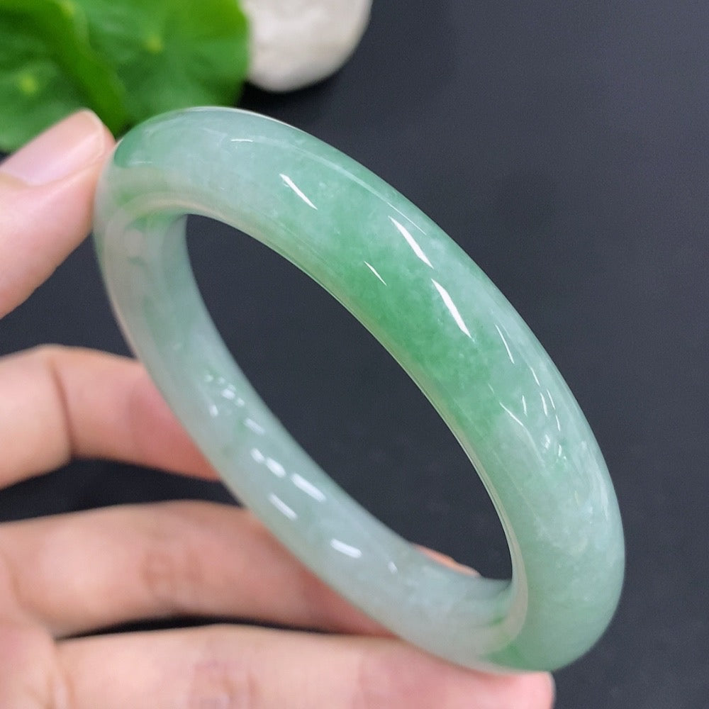Jadeite Round Bangle