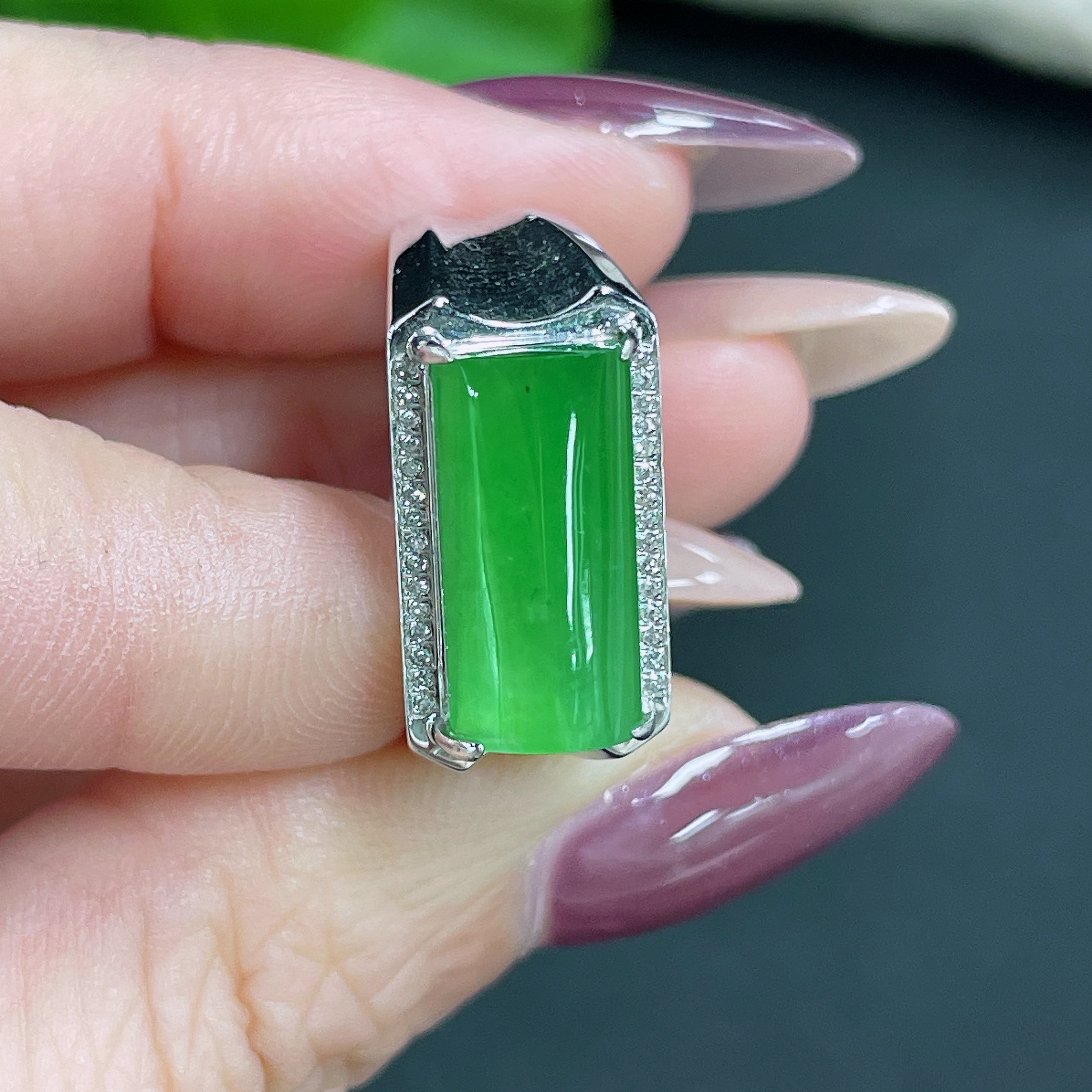 Jadeite Ring 18k Gold Setting with Diamond, Total Weight Approx. 7.8g, Size 19