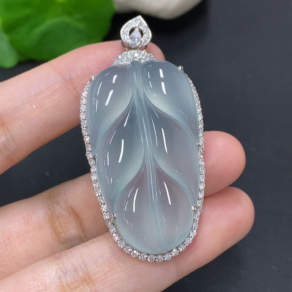 Jadeite Leaf Inlaid Pendant 18K Gold (With Diamond Accents)
