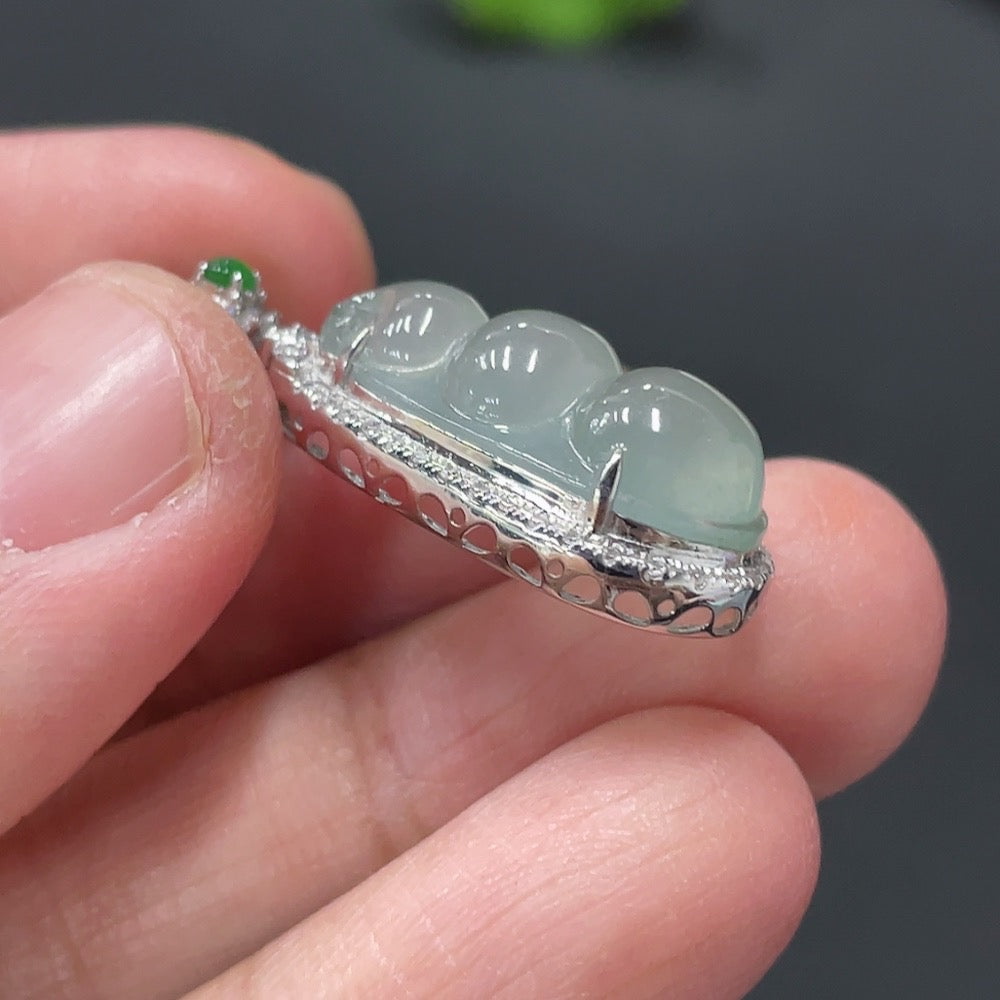 Jadeite Fu Dou Pendant with 18k Gold Setting, Approx. 2.68g