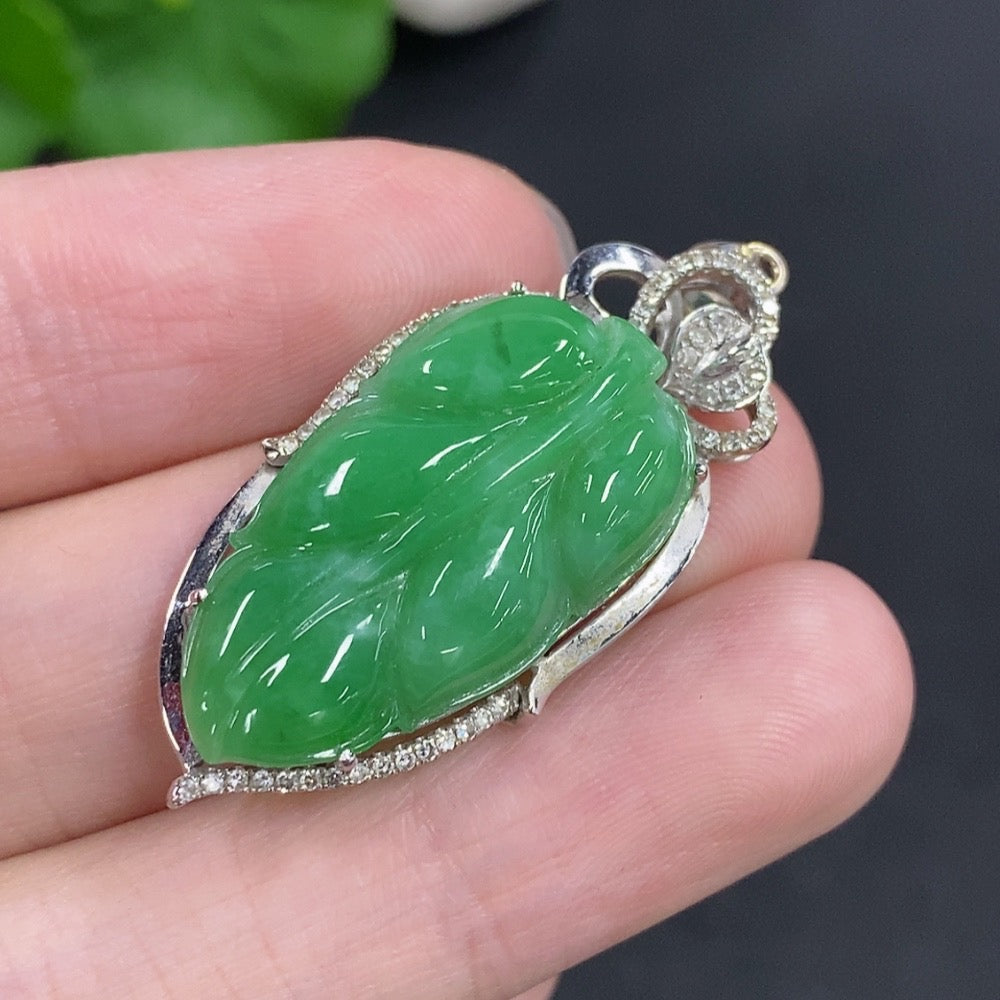 Jadeite Leaf Pendant with 18K Gold and Diamond Accents, Total Weight Approx. 6.2g