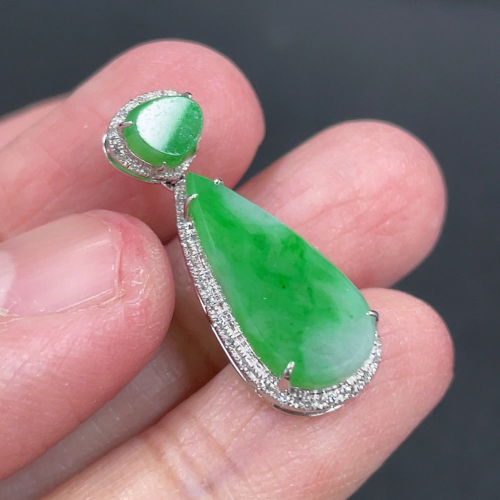 Jadeite Pendant with 18k Gold and Diamond Accents, Total Weight Approximately 1.57g