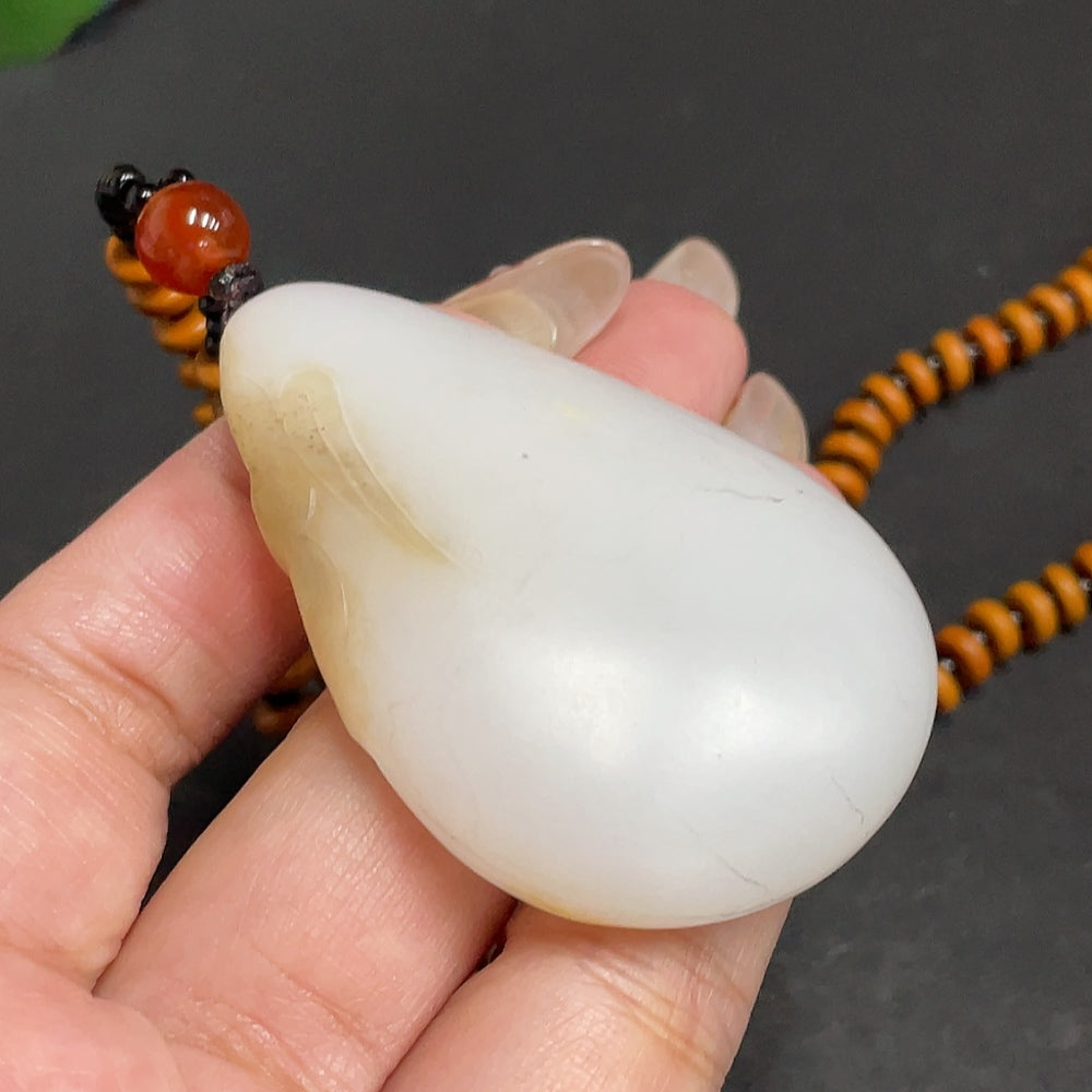 Hetian Jade Pendant, Guanyin, Undetermined Skin Color Origin, Matching Beads Not Hetian Jade, Total Weight Approximately [Including Chain] 55.9g