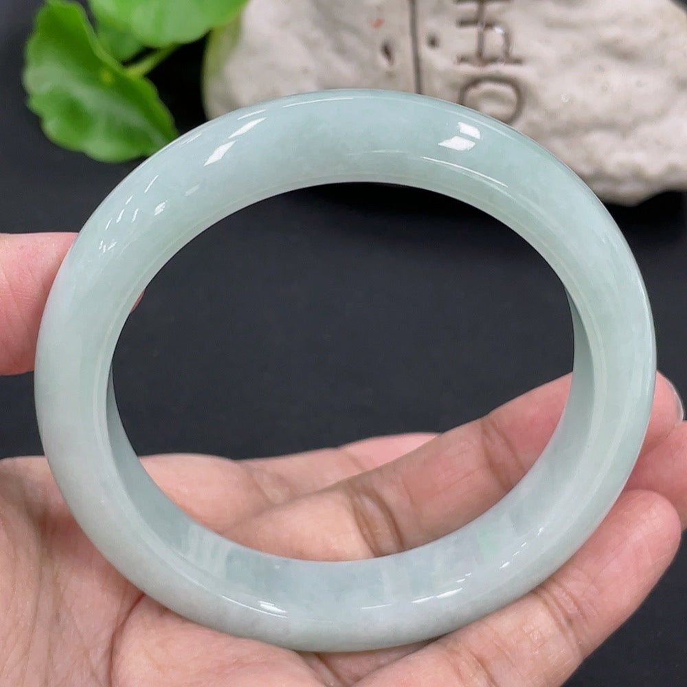 Jadeite Round Bangle, Total Weight Approx. 66.6g, Size 58