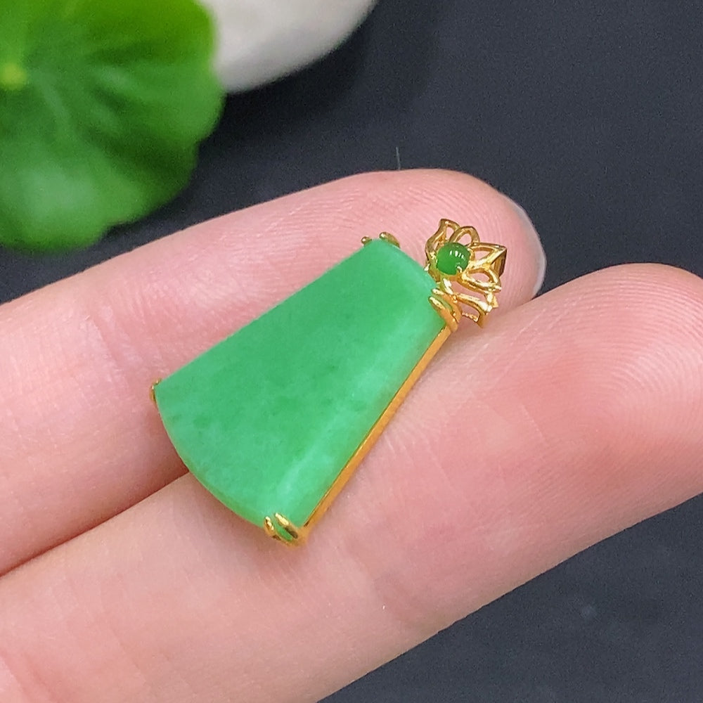 Jadeite Plain Pendant Necklace with 18K Gold, Total Weight Approx. 1.8g