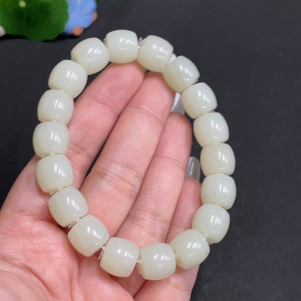 Hetian Jade Bracelet      Approx. 11.4 mm      Total Weight Approx. 51.9g