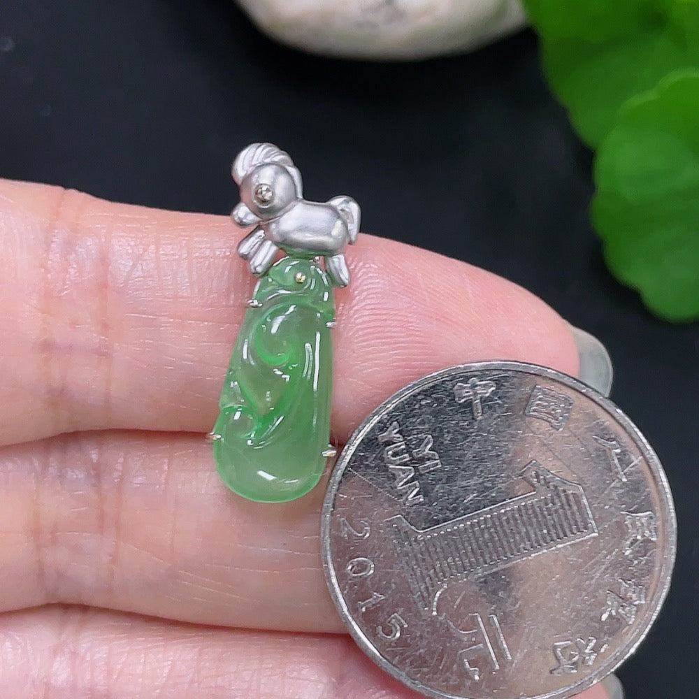 Jadeite Ruyi Inlaid Pendant 18K Gold Total Weight Approx. 2.44g