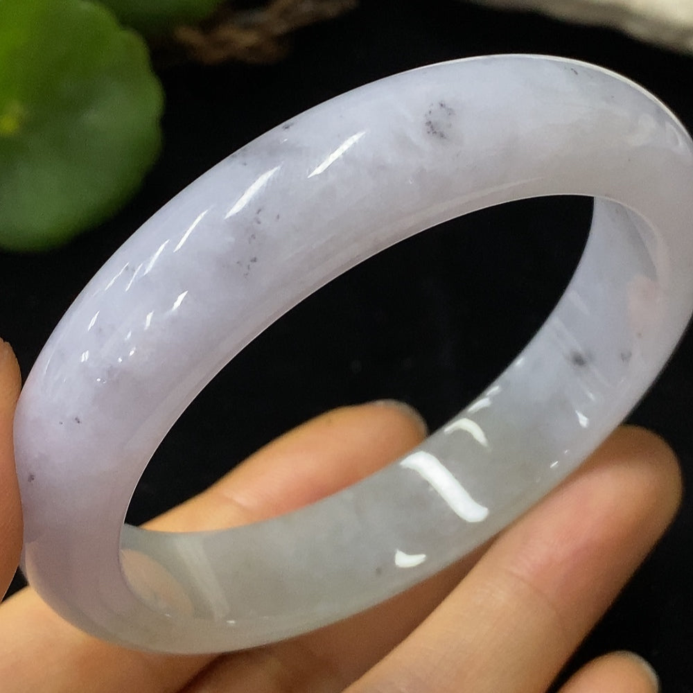 Jadeite Round Bangle, Size 56.4