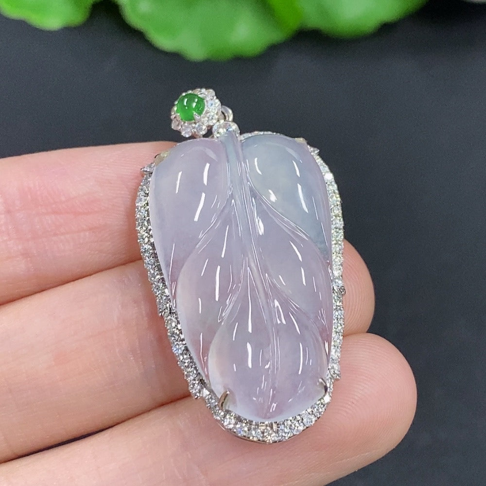 Jadeite Leaf Inlaid Pendant 18k with Diamond Accent, Total Weight Approx. 7.2g