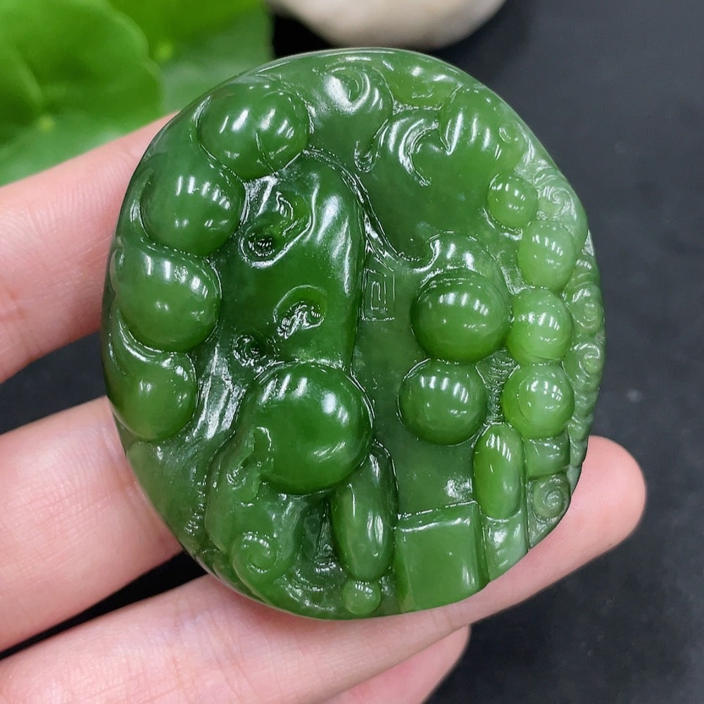 Hetian Jade Pendant  Dragon Roaming the World  Total Weight Approx. 75.5g