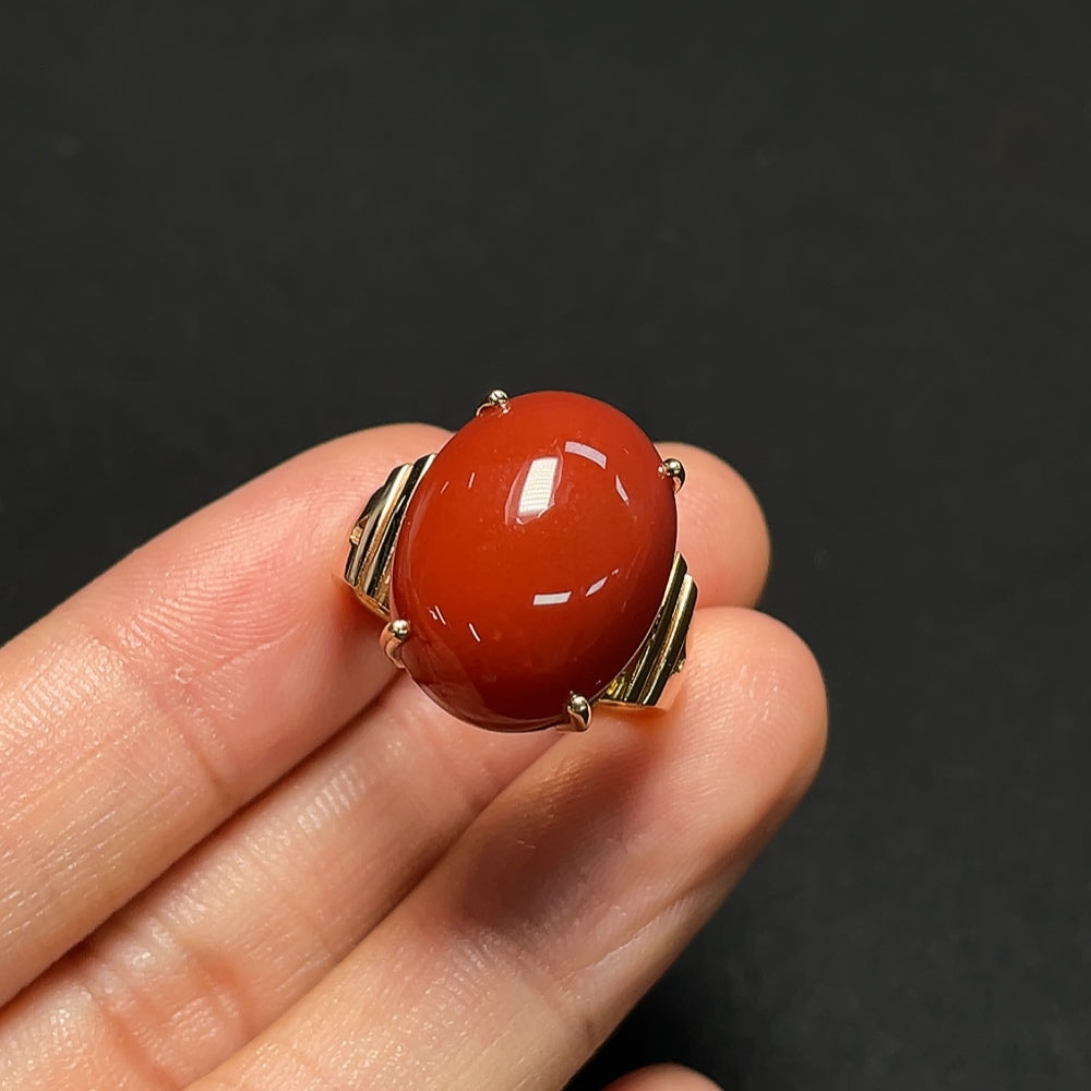 Red Agate Ring with Visible Organic Matter, 18K Gold, Total Weight Approx. 6.93g, Size 14.5