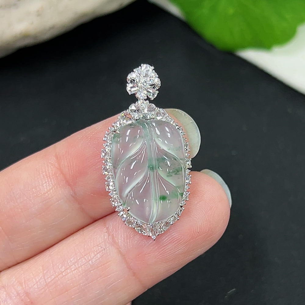 Jadeite Pendant Leaf 18k Gold Inlaid with Diamonds Total Weight Approx. 2.86g