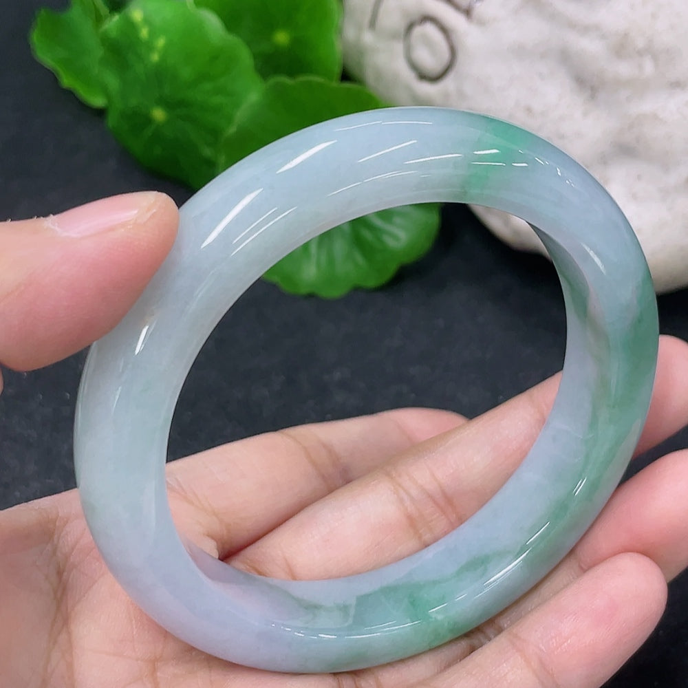 HKHQ jadeite round bracelet with 57.3g weight and size 54.3, featuring smooth, polished jade beads.