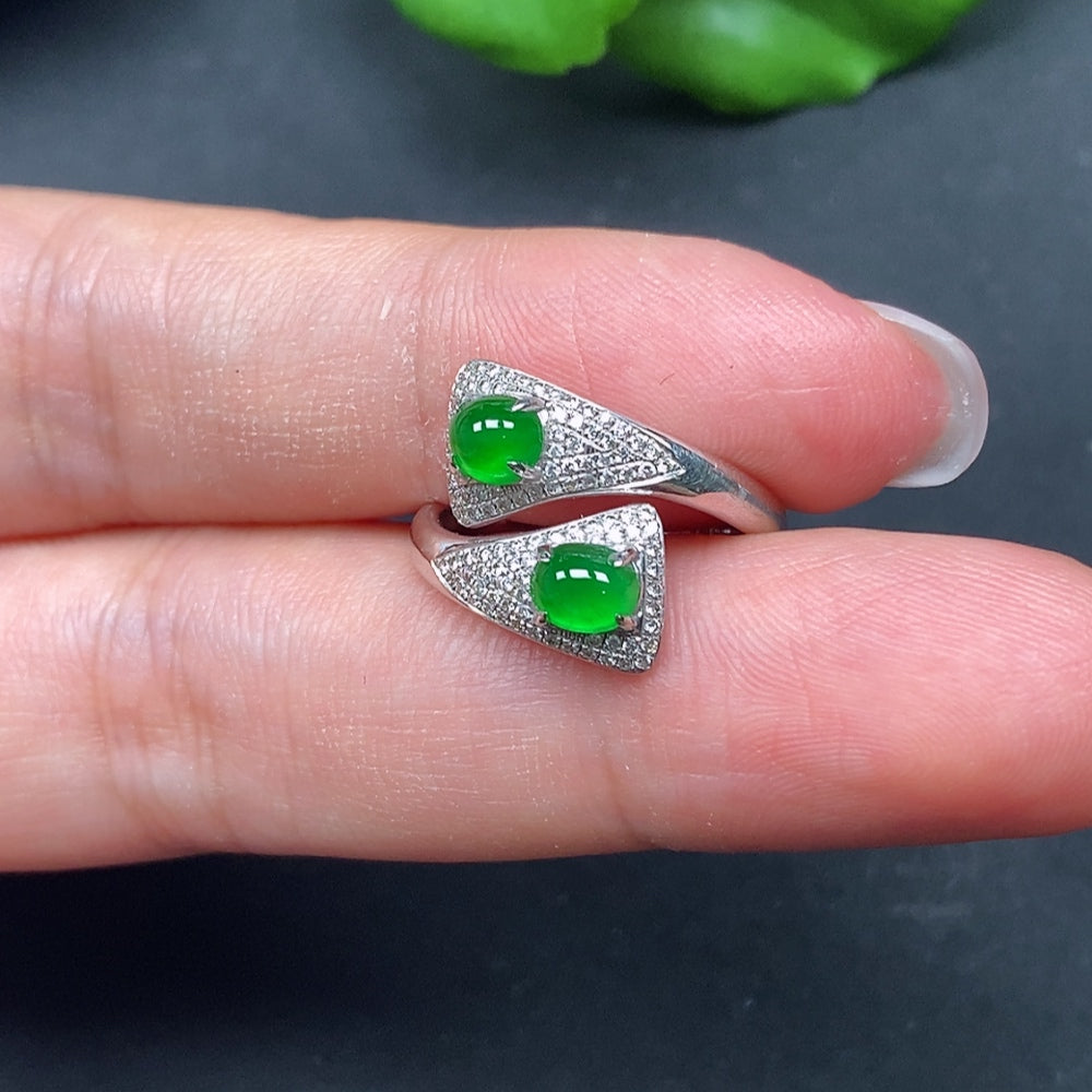 Jadeite inlaid ring with diamond accents, 18k gold, ring