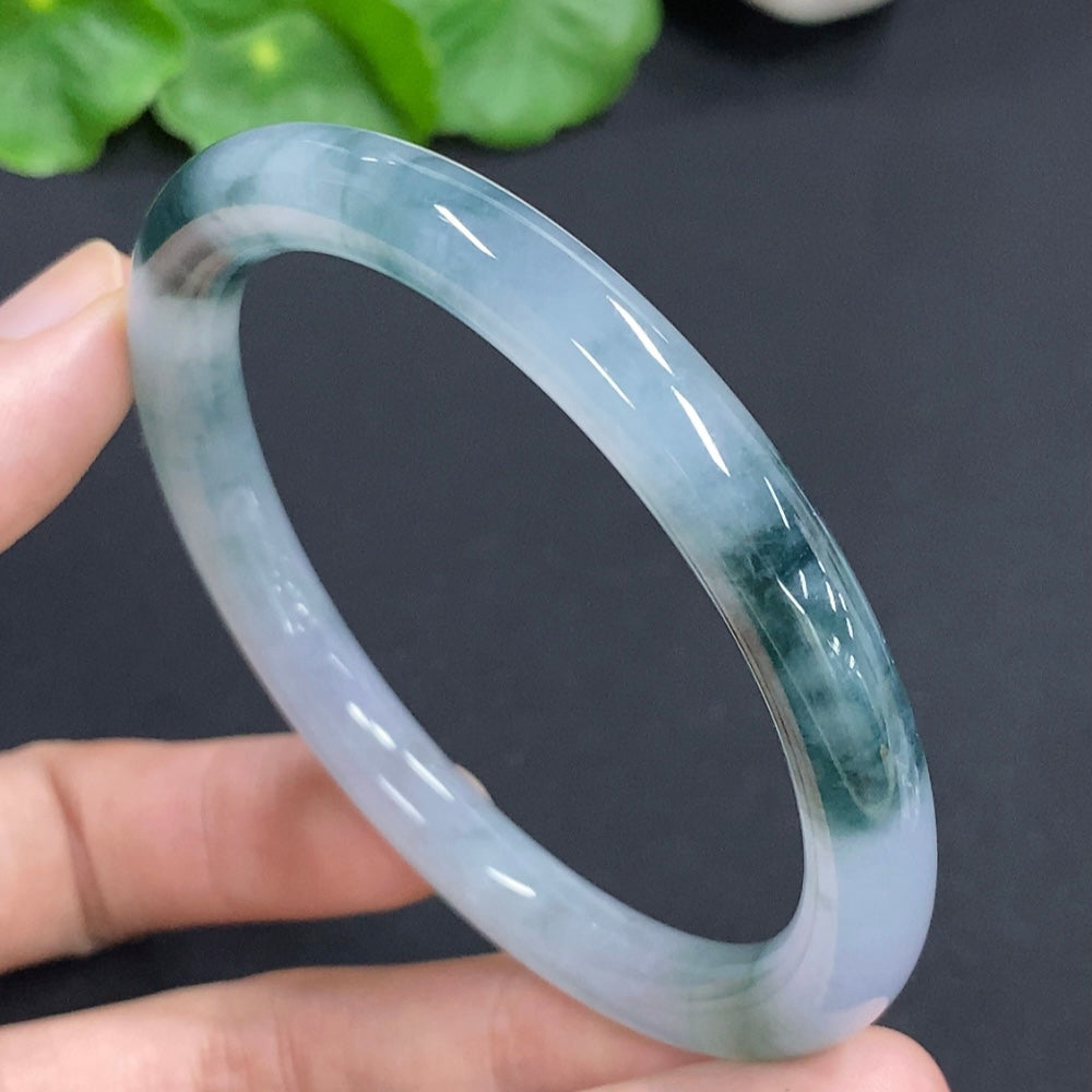Jadeite round bangle with a total weight of 32.5g and size 57, crafted from green jade, by HKHQ.