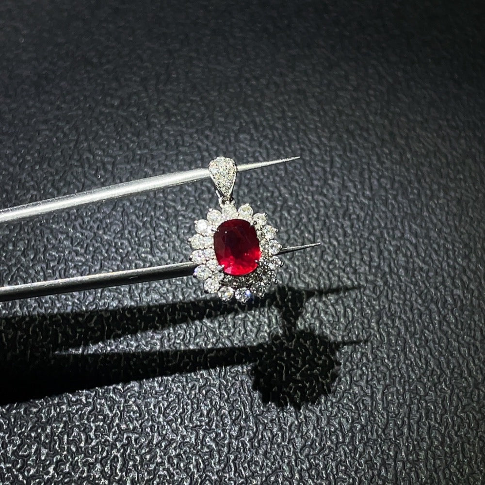 Ruby Pendant Set in 18K Gold, Total Weight Approx. 1.70g, Marked R1.04ct, with GRS Certificate: Unheated, Origin: Mozambique, Secondary Note: Pigeon Blood Red