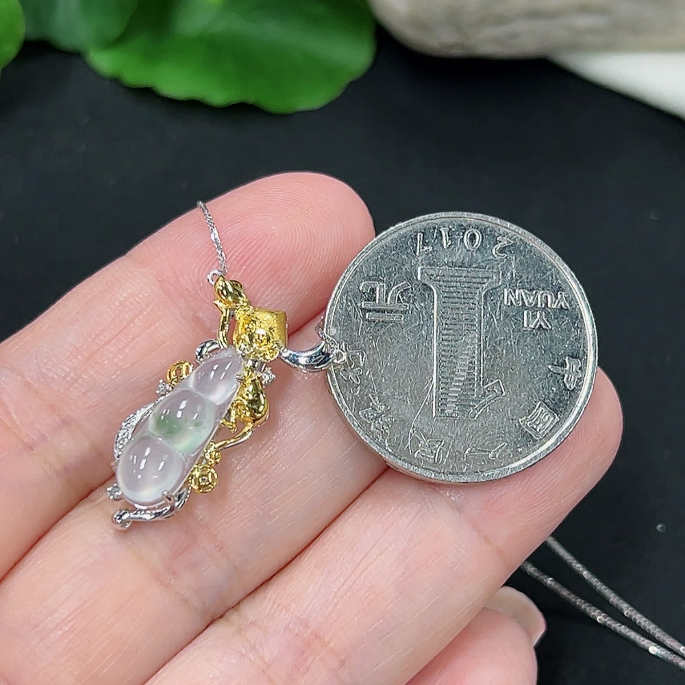 Jadeite Pendant Set in 18K Gold (with Diamond Accents) (Including Chain Weight)