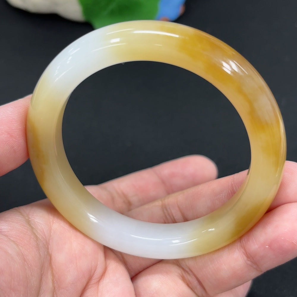 HKHQ Hetian Jade round bracelet with size 54.6 and weight 50.8g, featuring smooth, polished jade beads.