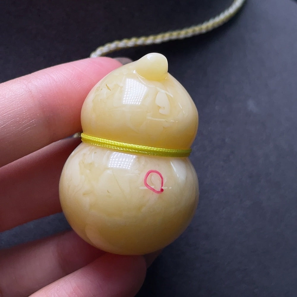 Amber Beeswax Pendant with Partial Visible Repairs, Total Weight Approximately 18.6g