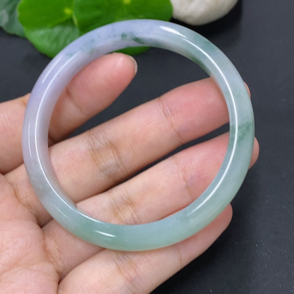 HKHQ jadeite round bangle, size 51.9, crafted from high-quality jade with a total weight of approximately 28g.