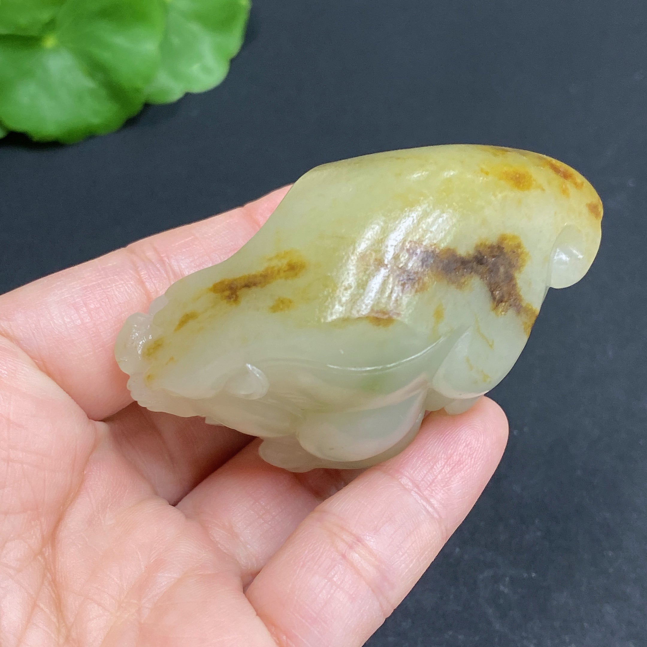 Hetian Jade Pendant, Aus: Auspicious Beast, Total weight: approx. 80.9g, Undetermined skin color origin