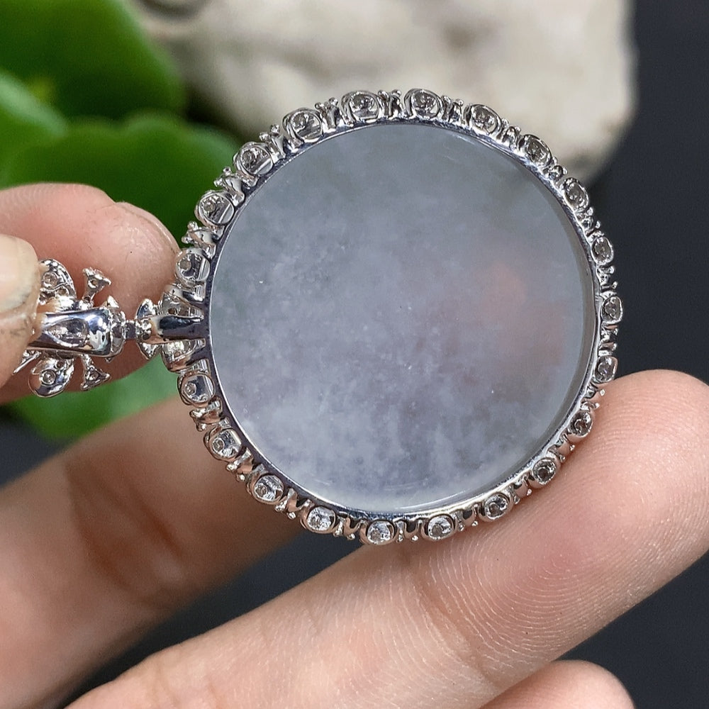 Jadeite Plain Pendant 18k Gold Total Weight 10.2g
