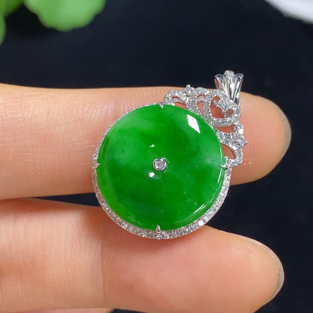 Jadeite Peace Knot Inlaid Pendant 18k with Diamond Accents, Total Weight Approximately 3.4g