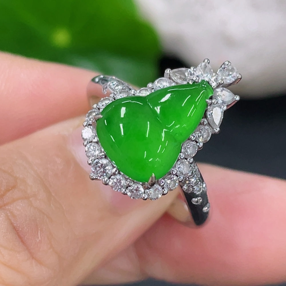 Jadeite Gourd Inlaid Ring 18k Gold with Diamond Accent Size 12.5 Total Weight Approx. 4.83g
